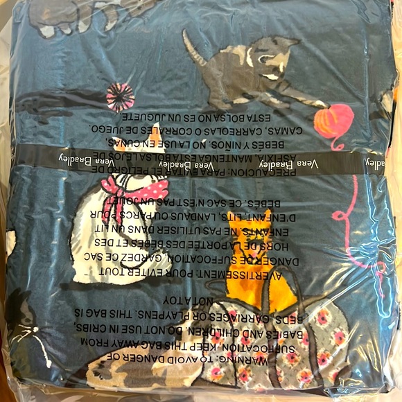 Vera Bradley CATS MEOW Throw Blanket, NEW in original package - Picture 3 of 3